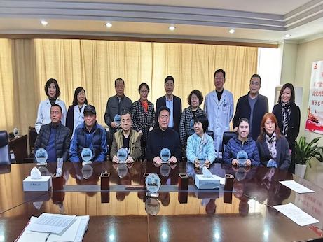 退休職工歡送會(huì)，情誼濃濃顯真情
