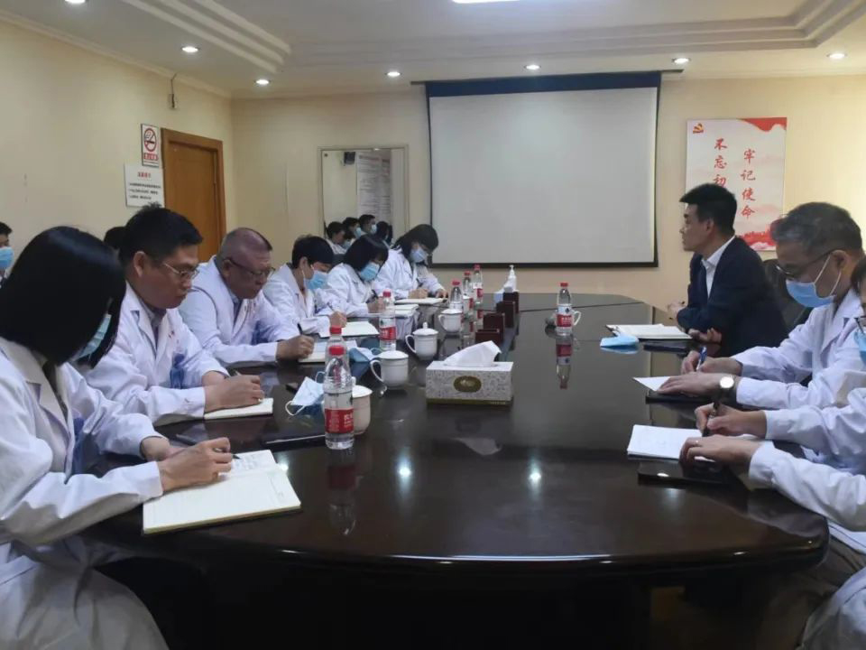 市政府副秘書長、市衛(wèi)健委黨組書記、主任胡占升到錦州市中心醫(yī)院召開高質(zhì)量發(fā)展座談會