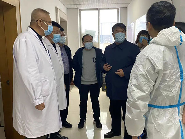 市委常委、副市長姚國民前來看望慰問我院核酸檢測醫(yī)務(wù)人員 遼寧省臨床檢驗(yàn)中心主任秦忠琦進(jìn)行現(xiàn)場指導(dǎo)工作