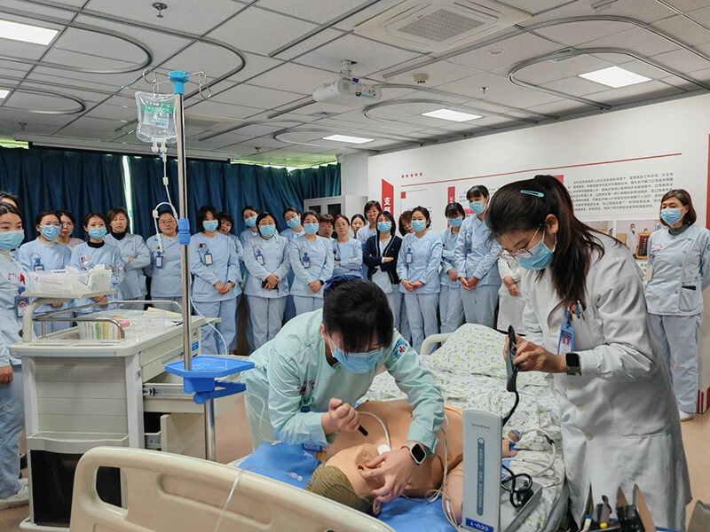 優(yōu)質(zhì)護理|夯實搶救能力 守護患者安全 內(nèi)科護理團隊開展心臟驟停應急演練
